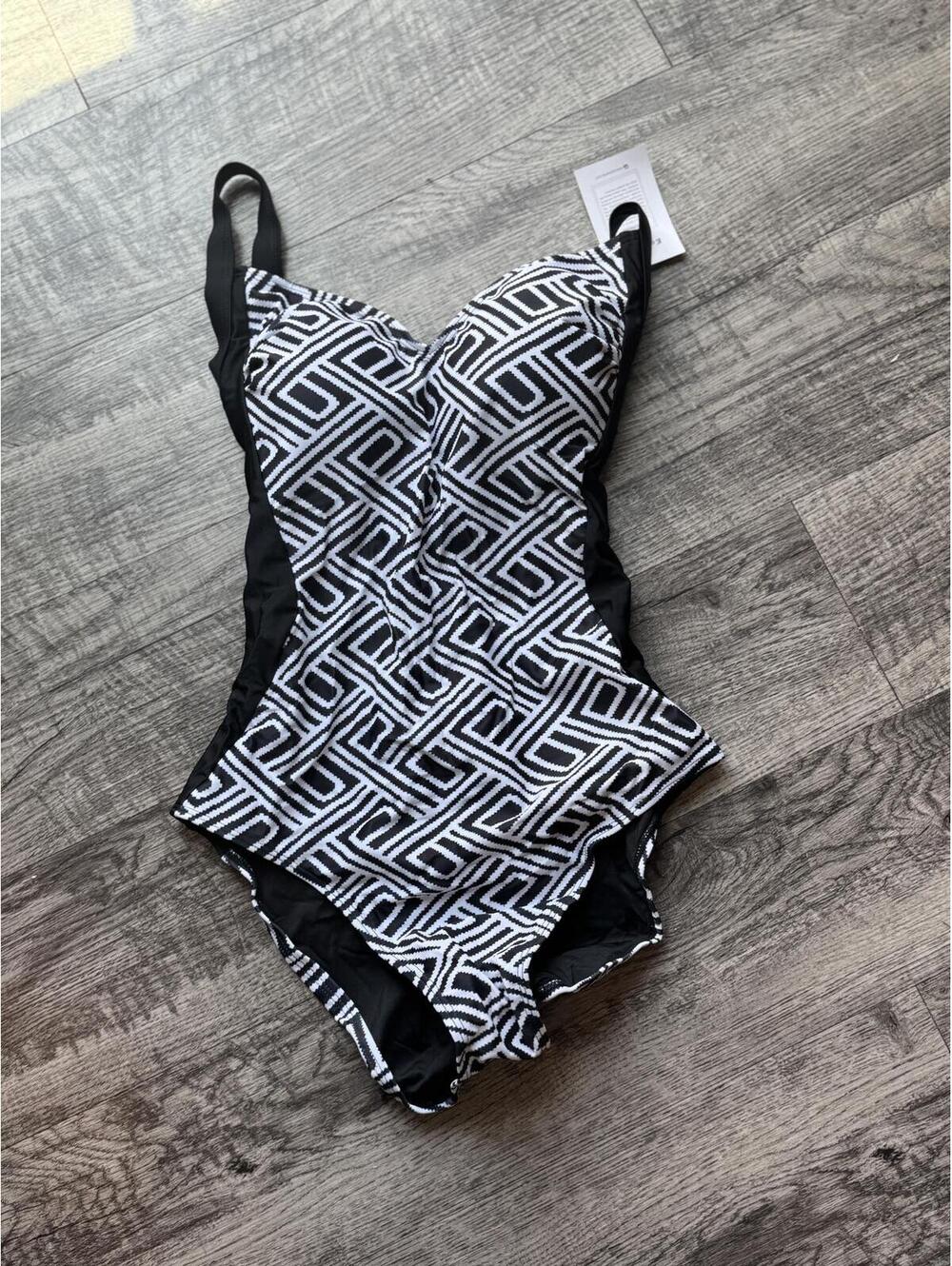 EOMeNiE Women's One-Piece Swimsuit Black Geometeric Lace-Up Back Cutout